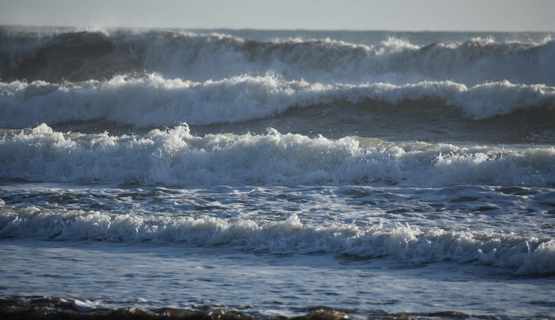 high tide waves of the sea